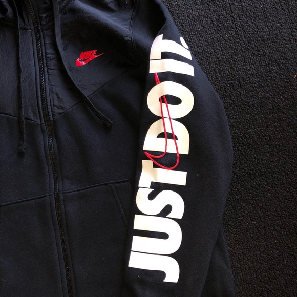 Nike just do it light jacket - Picture 2 of 4